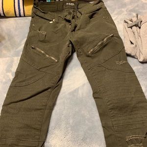 LIKE NEW!! Guys jeans 28/30
